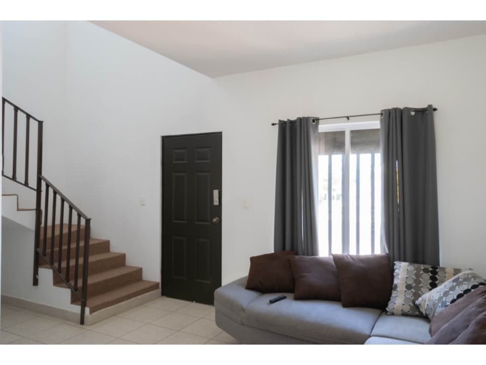 SE RENTA CASA AMUEBLADA EN PROVINCIAS RESIDENCIAL — foto 2