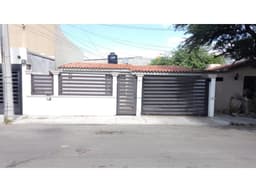 SE VENDE CASA EQUIPADA EN FRCCTO. REAL DEL ARCO