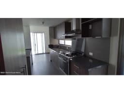 RENTA, El Mirador. Casa con centro de lavado equipado