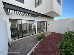 Casa con seguridad privada, en VENTA. El Mirador
