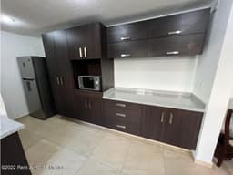 Casa en condominio con amenidades, RENTA. Zibatá