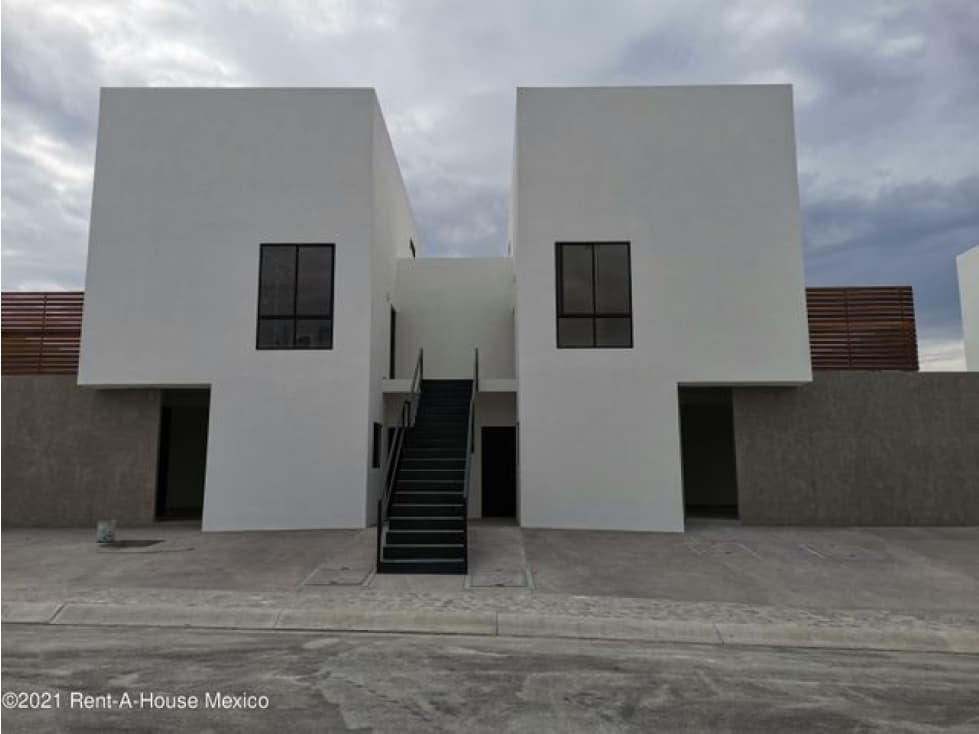 Dúplex en San Isidro Juriquilla, con vigilancia - VENTA — foto 1