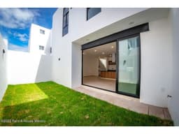 Casa con family room y jardín, en PREVENTA. Cañadas del Arroyo