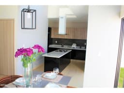 Casa en renta en condominio premium Zibata IG