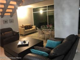 Zen House casa en VENTA de 3 recamaras y 220 mts2! RAHQRO
