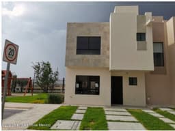 VENTA CASA EN EL MARQUES 3 RECAMARAS 3 BAÑOS Y  ESTUDIO