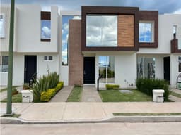 VENTA CASA EN IRAPUATO 3 RECAMARAS 3 BAÑOS