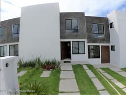 AIR 22-323 Casa en Venta. Balvanera. 3 Baños completos, Amenidades.