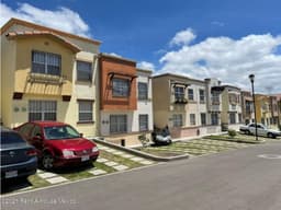 VENTA de departamento con patio de servicio. Real Solare