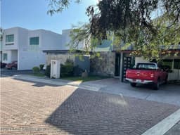 Tejeda casa en esquina en VENTA de 4 recamaras! RAHQRO