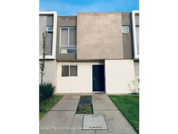 Casa en venta de 2 recamaras en Zakia.QH22-3011#