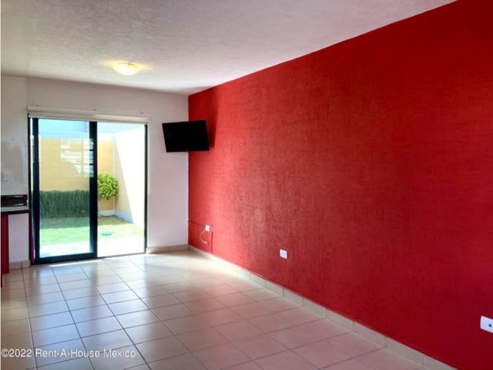 Casa de 2 recámaras, en Rincones del Marqués. VENTA — foto 1