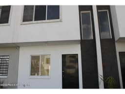 Se vende casa con amenidades en ciudad del sol de 2 recamaras 2 baños