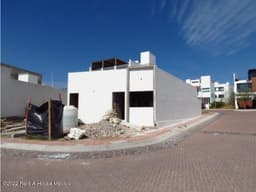 Casa de 1 nivel, en esquina. Pedregal de Schoenstatt - VENTA