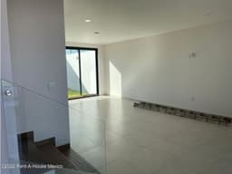 Cañadas del Arroyo casa en VENTA con buen jardín de 35 mts2 RAH