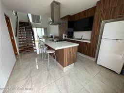 El Condado. Casa con terraza pergolada y jacuzzi, VENTA