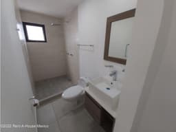 RENTA. Casa con recámara en planta baja, Capital Sur