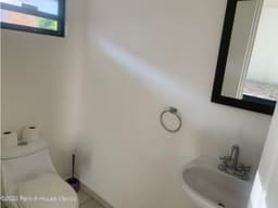 EL MIRADOR CASA EN RENTA EN CONDOMINIO CON 3 RECAMARAS Y JARDIN