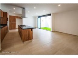 Hermosa casa en preventa para Mayo en Canadas del Arroyo-NR-22-3829