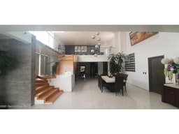 ESPECTACULAR CASA EN VENTA en Campanario, Queretaro GRC22-111