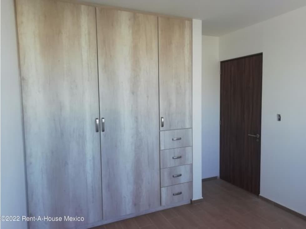 VENTA - Zibatá. Casa con balcón y roof garden — foto 1