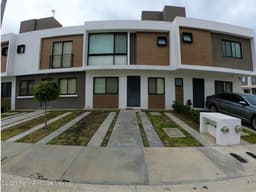 Departamento en venta en Zakia dentro de una privada con amenidades