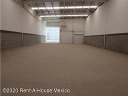 Nave Industrial en salida hacia México