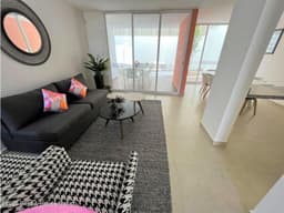 Casa en Venta con amenidades, Zibata 22-3747