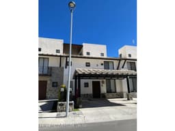 Casa en renta en Zibata AQC