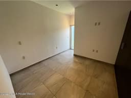 VENTA, Zákia. Casa de 3 recámaras con baños propios
