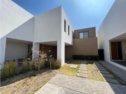 CASA EN RENTA 3 RECAMARAS EN ZIBATA. QH22-4028#