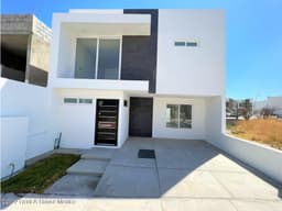 Hermosa casa en venta en Zizana-NR-22-4153
