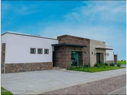 Hermosa casa en venta en Cumbres de San Miguel-NR-22-277