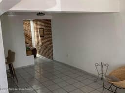 Casa de 3 recámaras con terraza, Los Candiles. VENTA