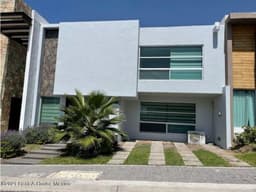 Casa en venta en el Mirador AQC