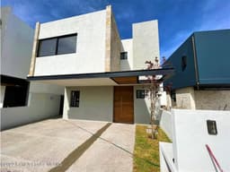 Qh1 Casa de 3 recamaras en venta en Hacienda Carlota