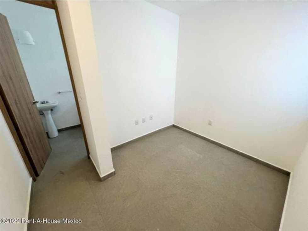 Casa con cuarto de TV y terrazas, en La Griega. VENTA — foto 2