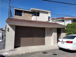 AIR 22-4505 Casa en Renta. Zona Tejeda. Amueblado