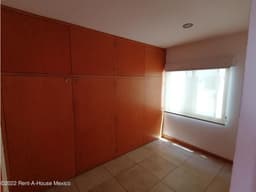 EN VENTA DENTRO DE PRIVADA CASA LOMA DORADA QRO GRC22-4904