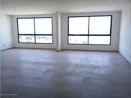 Zibatá casa de 4 niveles en VENTA de 4 recamaras MJP2886