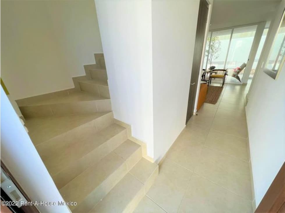 PRE VENTA CASA CON CUARTO DE SERVICIO Y ROOF GARDEN EKS — foto 1