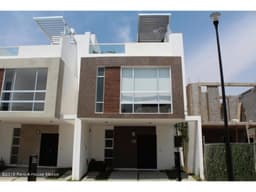 Casa en venta con Roof Garden al lado de El Refugio