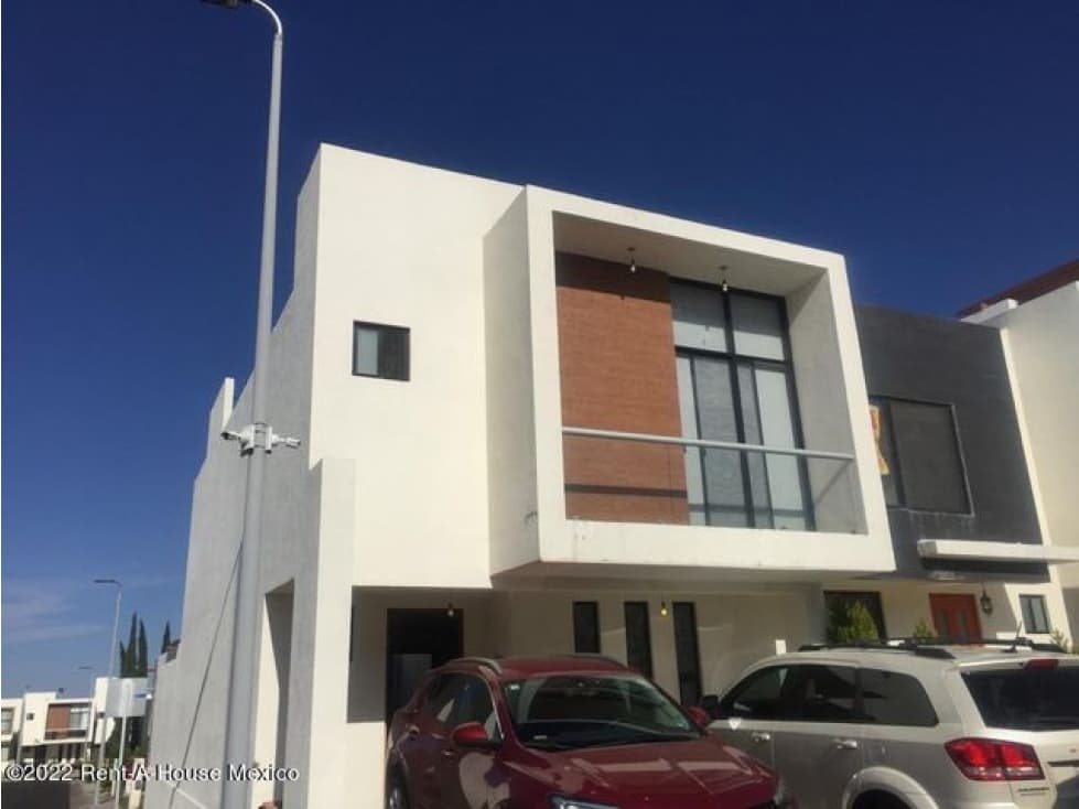 Casa en renta en Zibata — foto 2