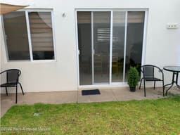 Zákia. Casa amueblada con jardín trasero, VENTA