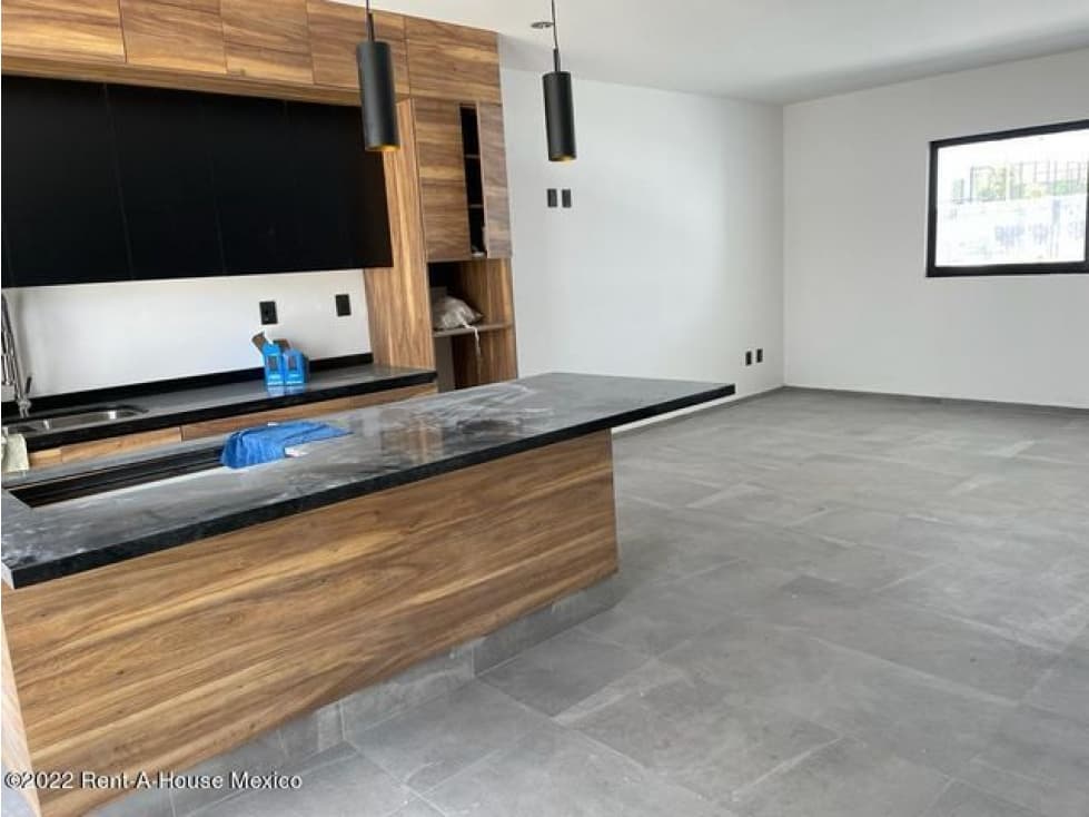 VENTA - El Mirador, casa con cocina equipada y sala de TV — foto 1