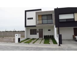 CAPITAL SUR CASA DE ARQUITECTO EN VENTA DE 3 RECAMARAS CON JARDIN
