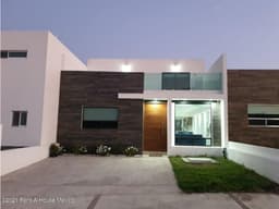 Casa con 2 recámaras en planta baja. Cañadas del Arroyo, VENTA