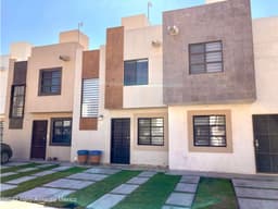 CASA EN VENTA 2 RECAMARAS EN RINCONES DEL MARQUES. QH22-3183#