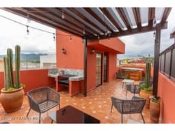 Casa con roof garden y sala de TV. VENTA, La Luciérnaga