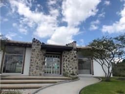 RCS-22-1154 EN VENTA HERMOSA CASA A ESTRENAR 3 RECÀMARAS UBICADISIMA